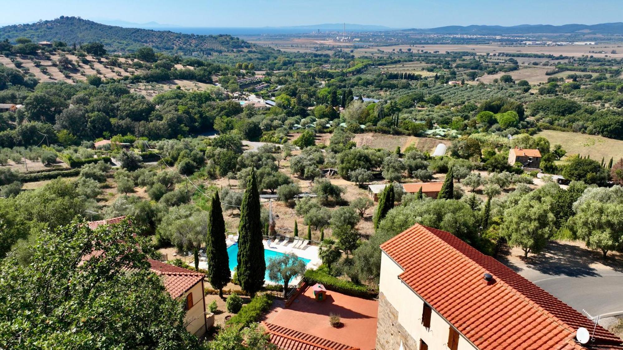 Aparthotel Madonna Del Poggio Cav Scarlino Exterior foto