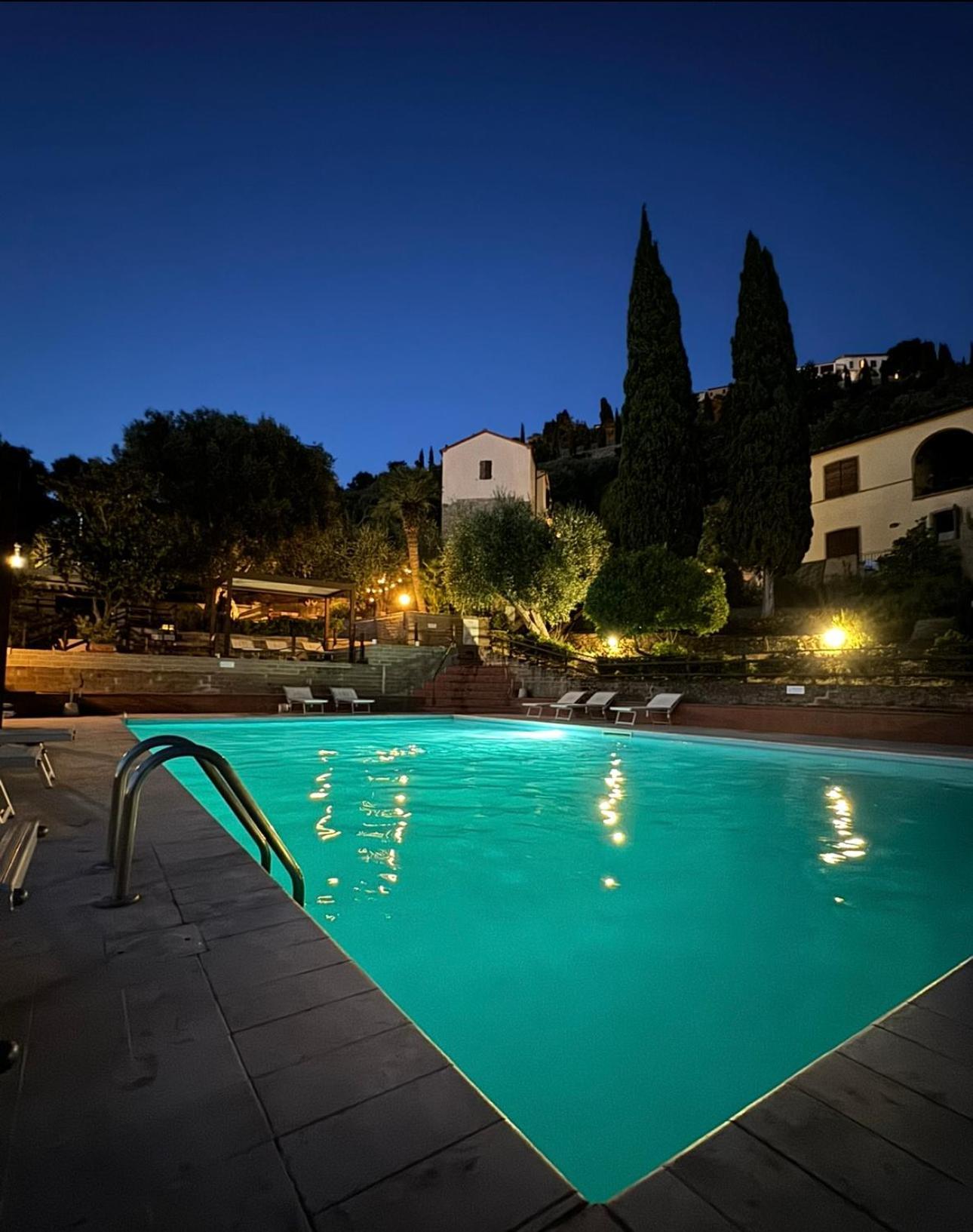 Aparthotel Madonna Del Poggio Cav Scarlino Exterior foto