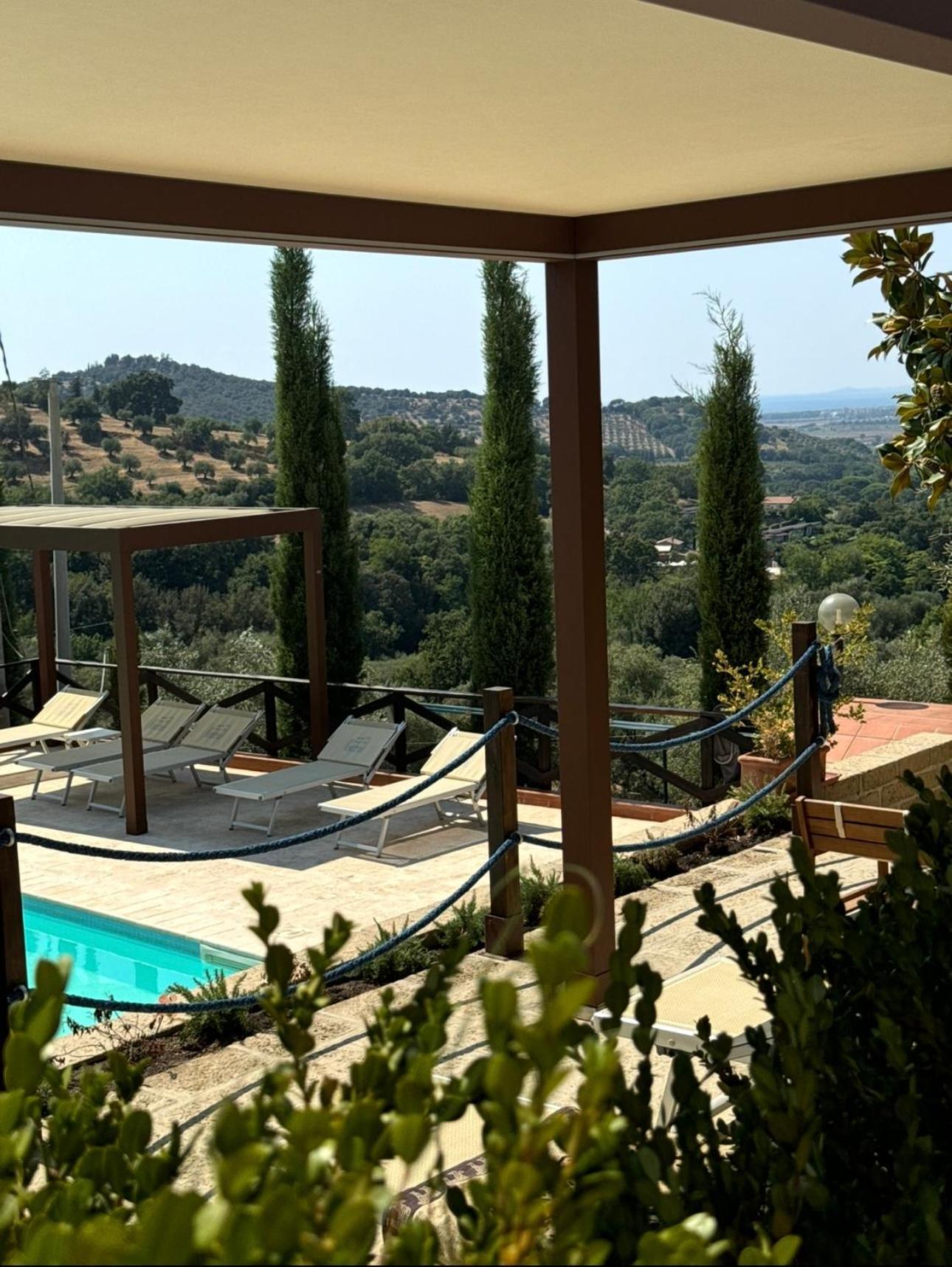 Aparthotel Madonna Del Poggio Cav Scarlino Exterior foto